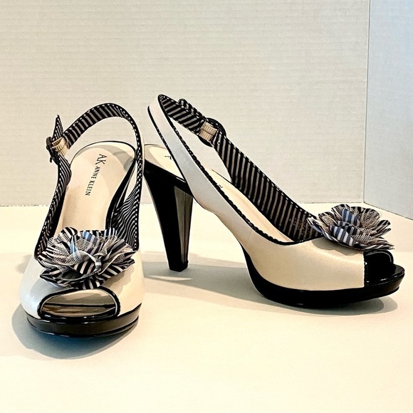 NWOT — Anne Klein Black & Cream 4 inch heels  size 8M - Picture 9 of 15